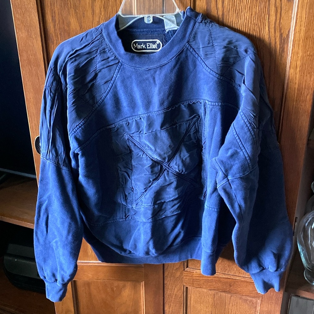 Vibrant Blue Crewneck Sweater with Ribbed Details